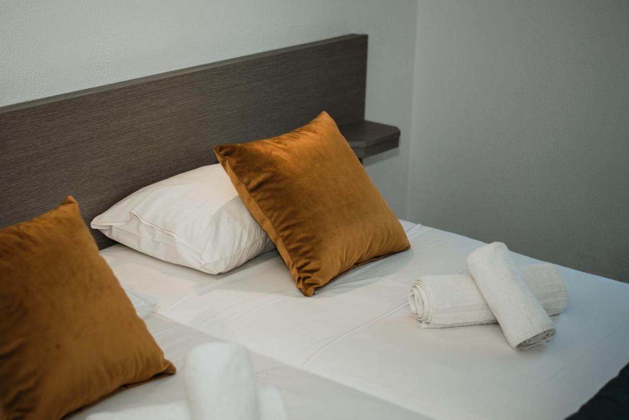 Five Keys Apartments ไอยานาปา ภายนอก รูปภาพ