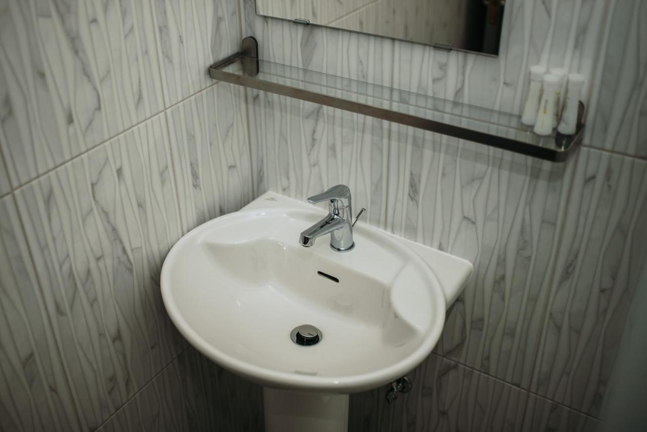 Five Keys Apartments ไอยานาปา ภายนอก รูปภาพ