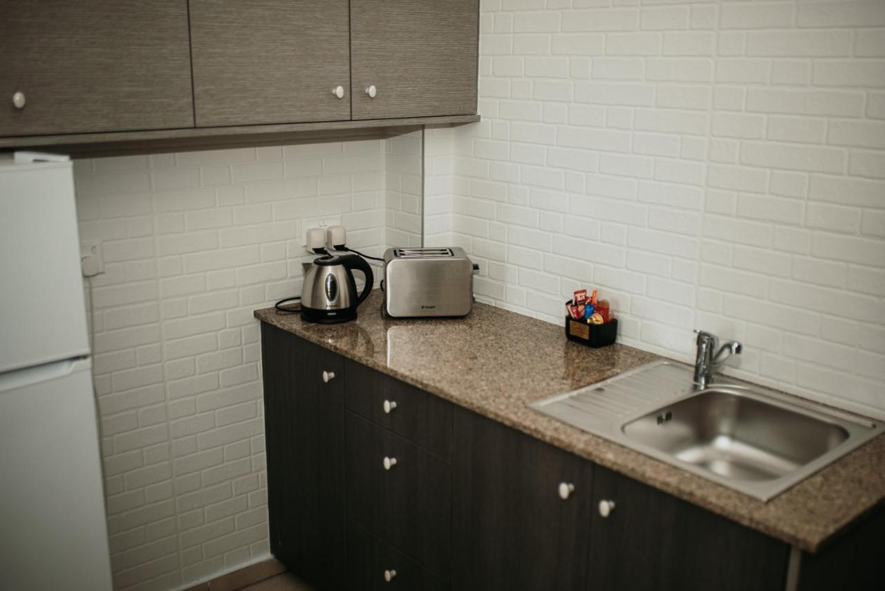 Five Keys Apartments ไอยานาปา ภายนอก รูปภาพ