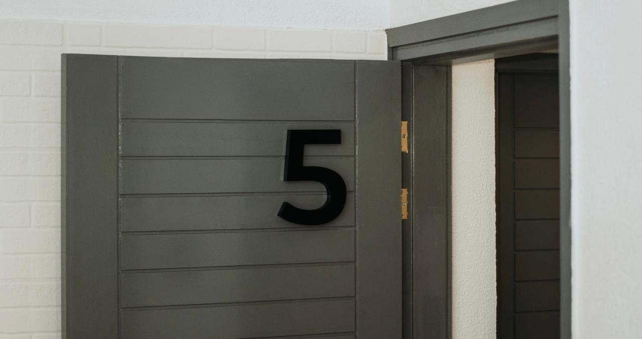 Five Keys Apartments ไอยานาปา ภายนอก รูปภาพ